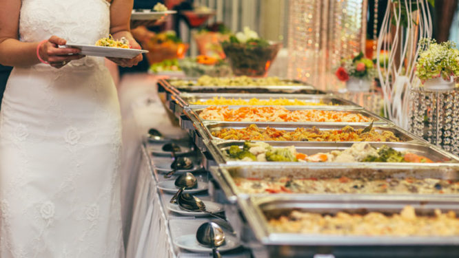 https://weddingdc.net/wp-content/uploads/2018/07/buffet-style-meal-service-666x375.jpg